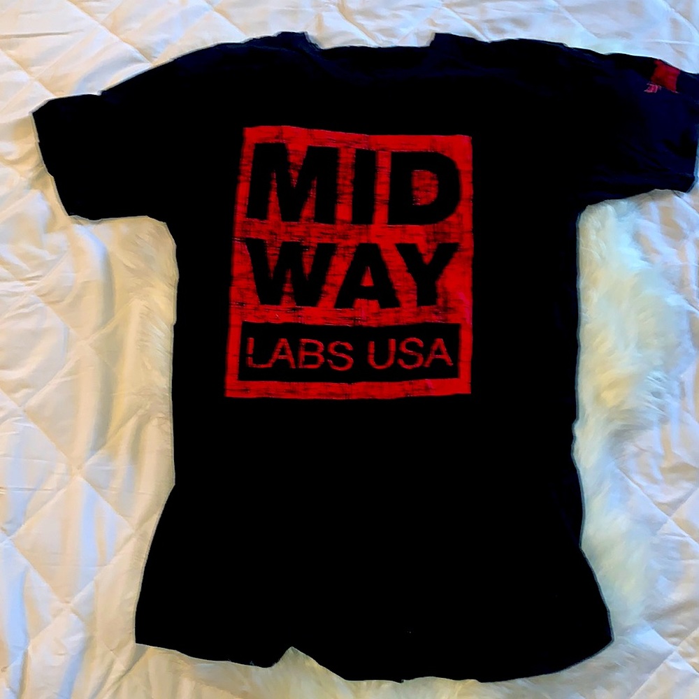 BELLA . CANVAS/ black and red midlabsUSA t shirt